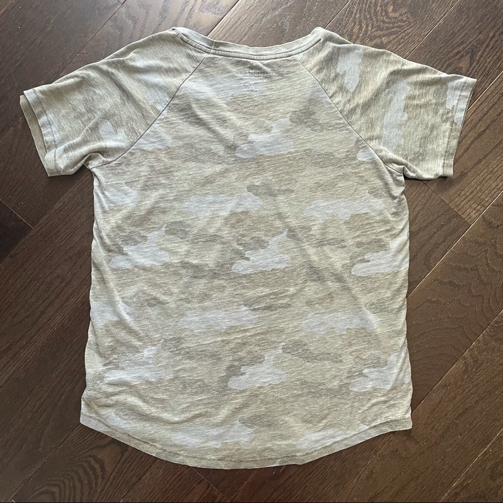 American Eagle Soft Camo Raglan Tee - Picture 3 of 8